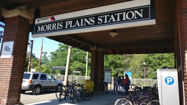 The American Apartments Morris Plains Station